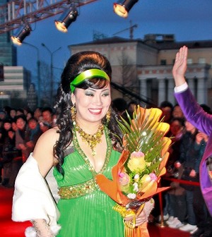 Жүжигчин С.Өлзийхүүгийн зааны цуглуулга 400 хол давжээ